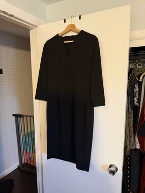 Calvin Klein Black Long-Sleeve V-Notch Sheath Dress